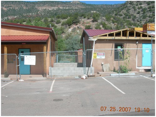 Front view of library during Fourth remodel on July 7, 2007. Photo by Shane Johnson