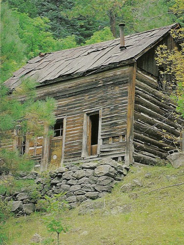 The cabin of Hofheinz, who did much of the stonecutting for the town of Bland. Photo by Joe Wise.